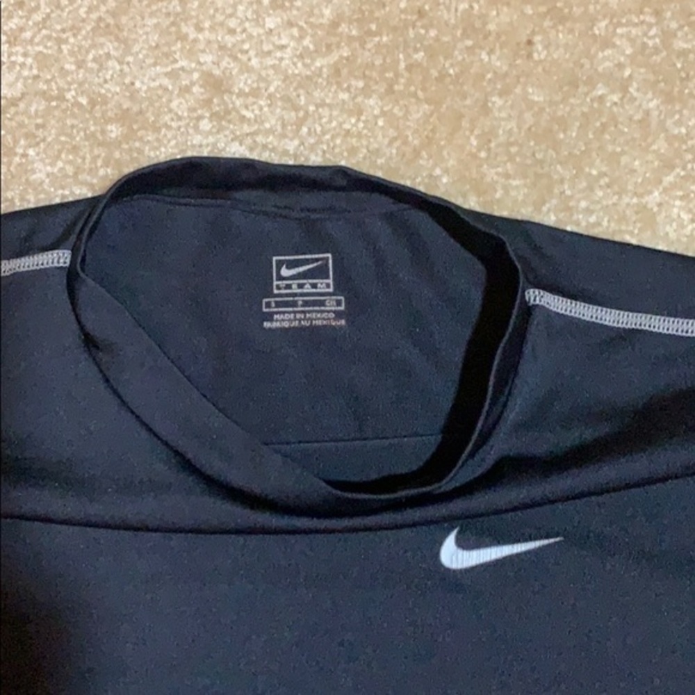 Nike team shirt - Picture 3 of 3